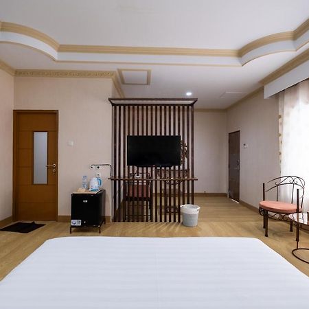 Sartini Inn Jogja Jogjacarta Exterior foto