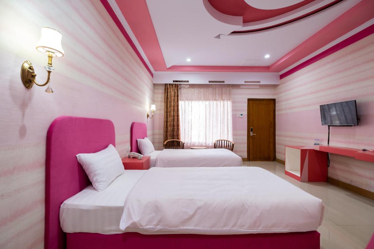 Sartini Inn Jogja Jogjacarta Exterior foto