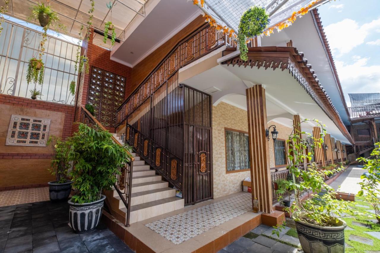 Sartini Inn Jogja Jogjacarta Exterior foto