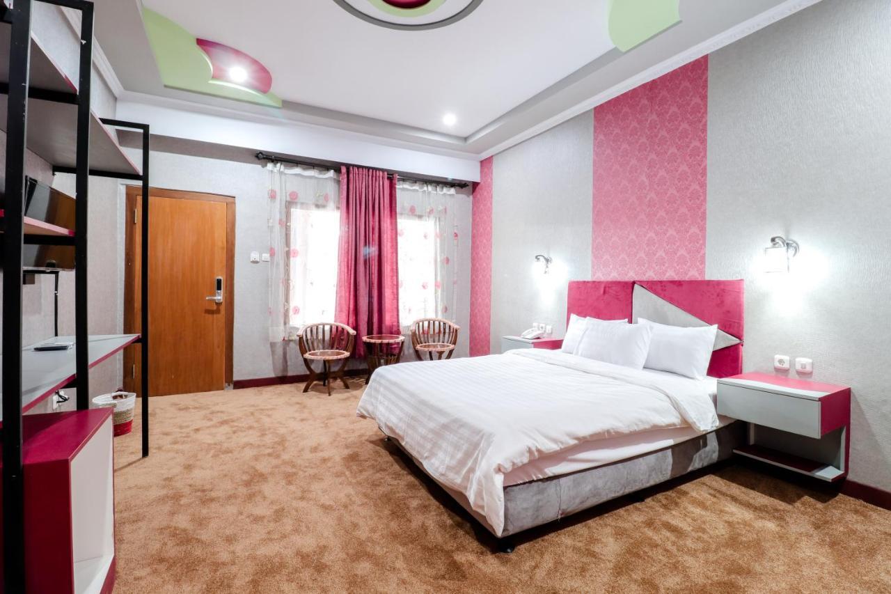 Sartini Inn Jogja Jogjacarta Exterior foto