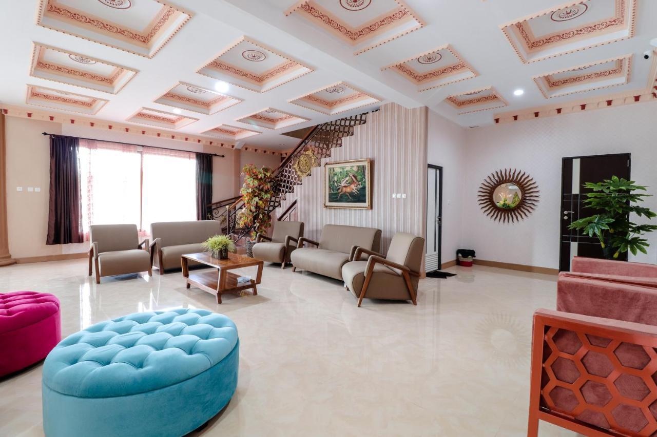 Sartini Inn Jogja Jogjacarta Exterior foto