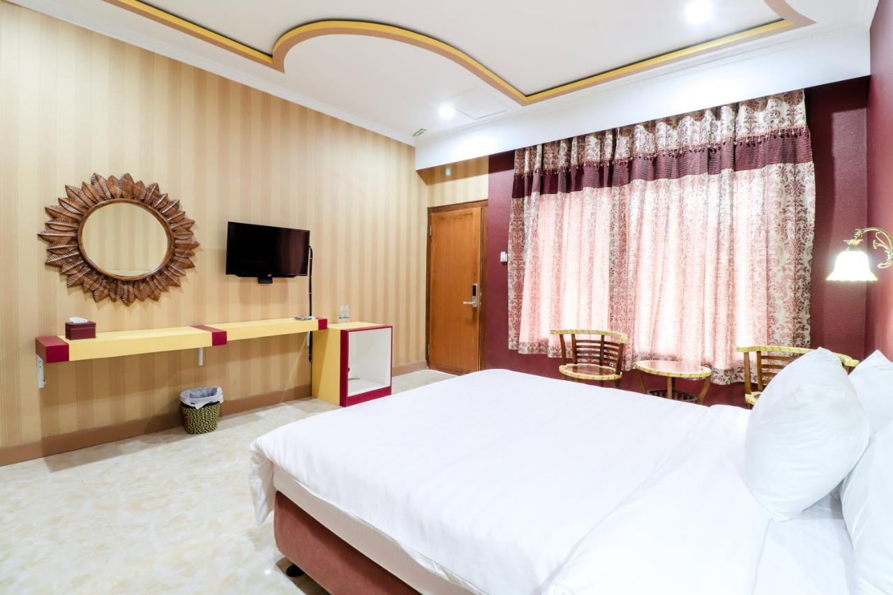 Sartini Inn Jogja Jogjacarta Exterior foto