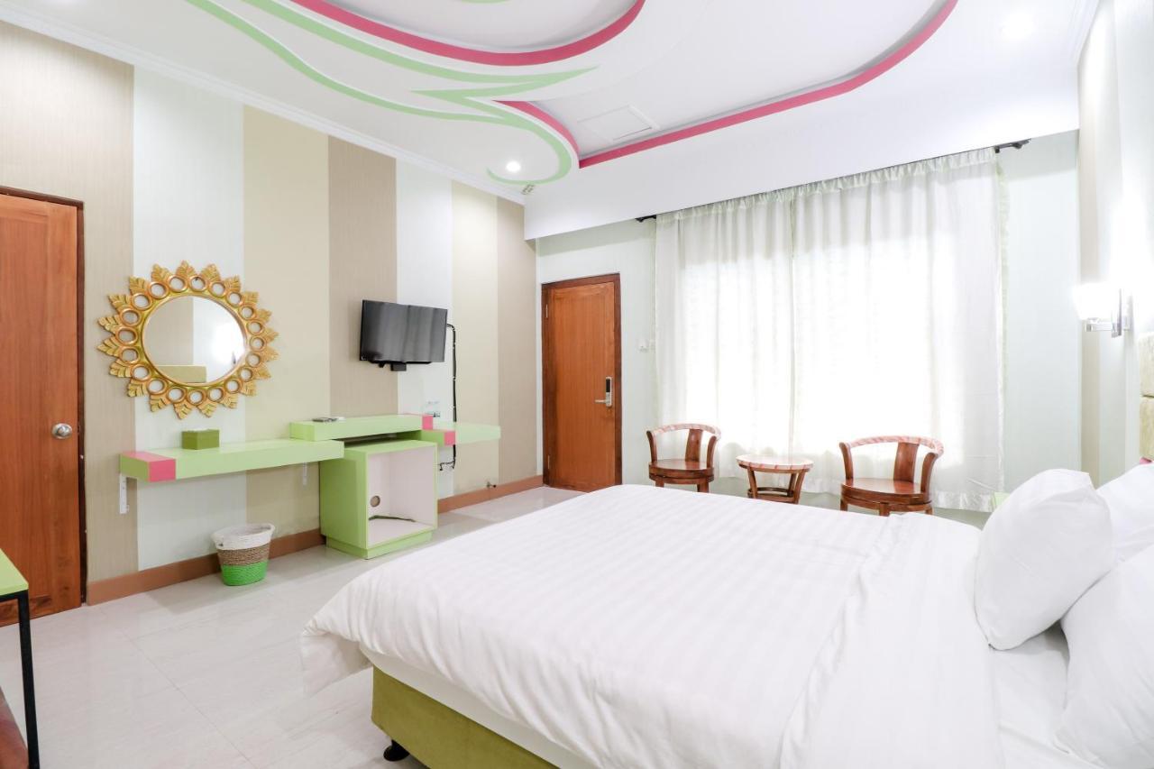 Sartini Inn Jogja Jogjacarta Exterior foto