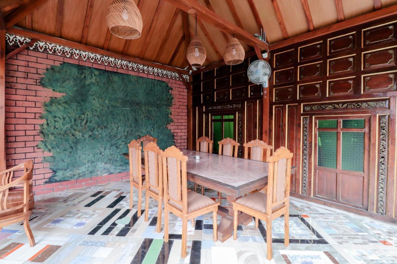 Sartini Inn Jogja Jogjacarta Exterior foto