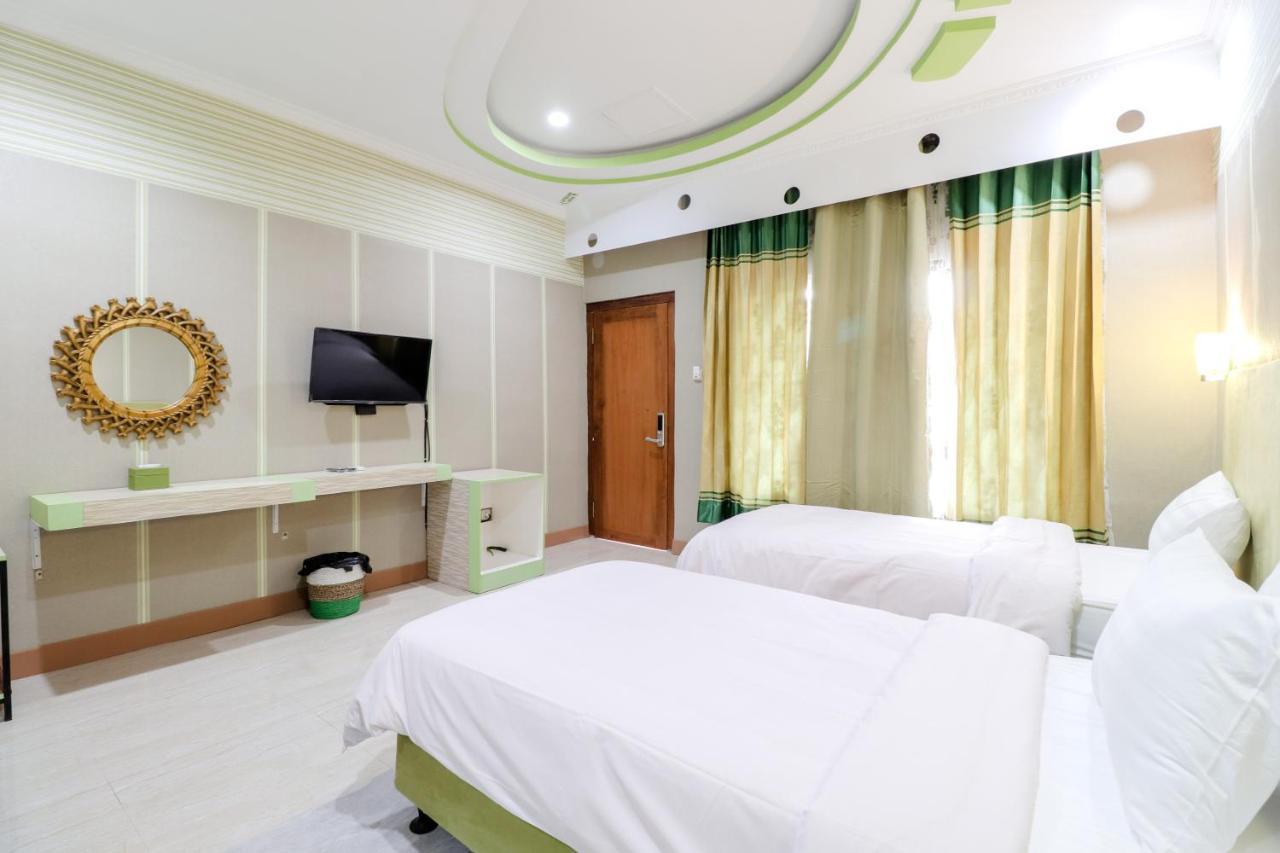 Sartini Inn Jogja Jogjacarta Exterior foto